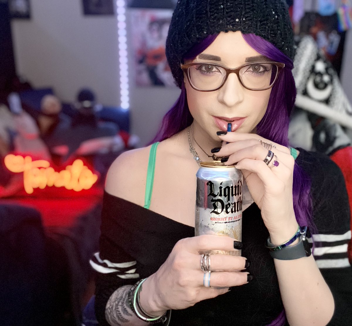 AliTheTomatoxo's tweet photo. Link in comments!

Thirsty Thursday ;) More Destiny 2 Lightfall stuff, possible Solo Legend campaign. Come hydrate with me ;) ;) ;) #Peer2Peer #Destiny2 #LiquidDeath #Lightfall #TwitchGirls #GirlGamer #EyesUpGuardian #ThirstyThursdays #TransGirlGaming #TwitchAffiliate https://t.co/Qylf1JCIeg