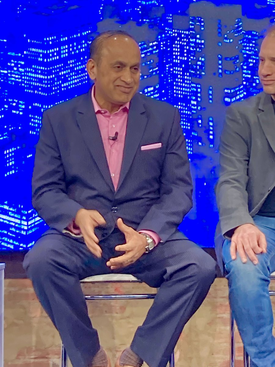 Cohesity's tweet photo. Much in the way we fight disease, we fight ransomware.  
✔️ Quarantine (cyber vaulting)
✔️ Testing (threat detecting)
✔️ Results (data classification) 
@spoonen at the Data Innovation Summit. https://t.co/IhQkxO0jci https://t.co/hExq77OYpW