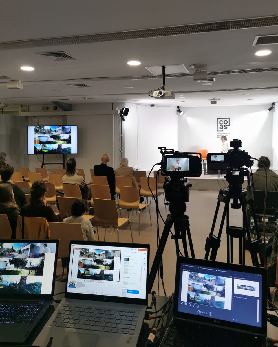COASevilla's tweet photo. ◾️El colegiado del #COASevilla @eduFDEZdeALBA
comenta en el chat de YouTube de la conferencia de Darío Mateo: "Que un promotor vaya a la conferencia de su arquitecto me parece de lo mas poético..." #SevillaenProceso #COASevilla https://t.co/mEqItO89Gk
