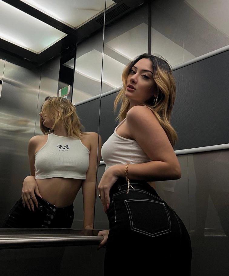 #mersinesc #mersineskort✨
Sınırsızım💕
Kendi yerim mevcut
Konuma geliyorum