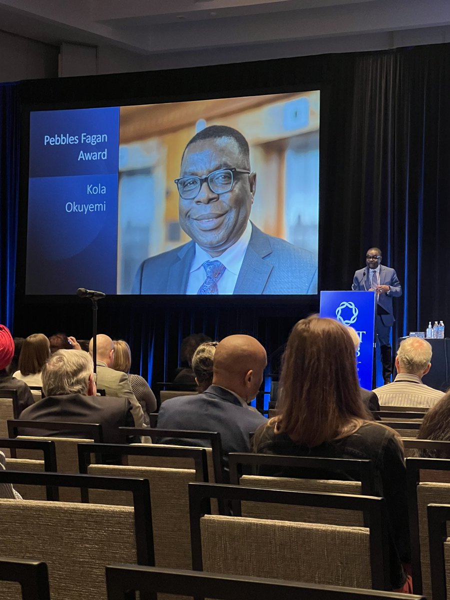 Kola Okuyemi receiving the first Pebbles Fagan Award for research in health equity. Congratulations and thank you for all of your contributions - past, present, and future. #SRNT2023