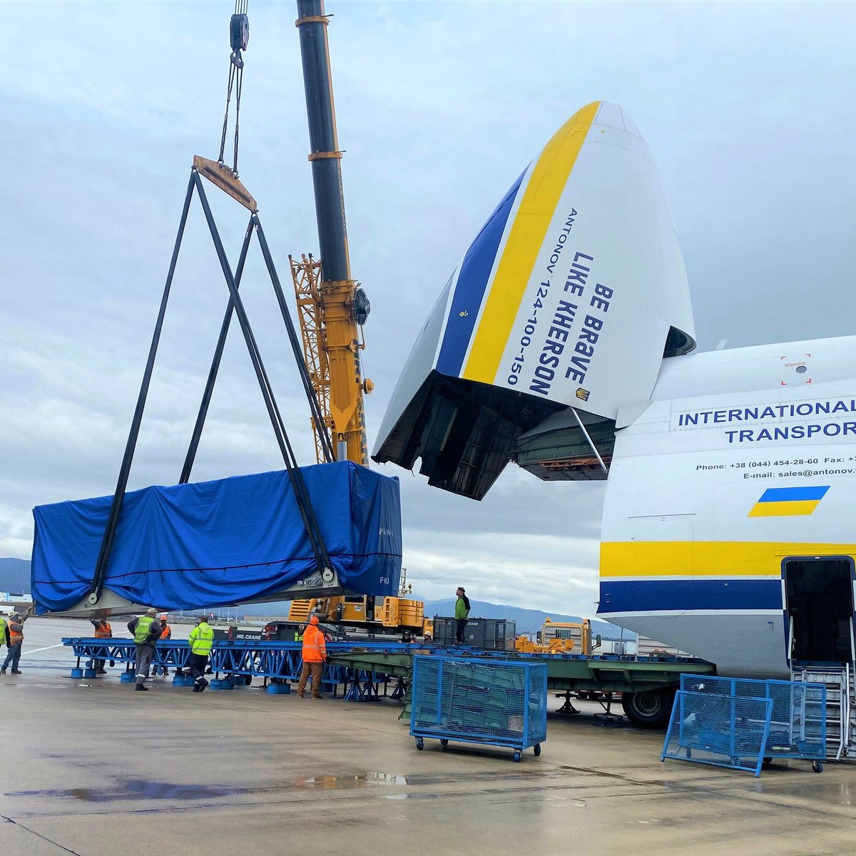 ANTONOV Airlines safely transported an outsized compressor from USA to Australia. The dimensions of the #cargo determined AN-124-100 the only option to #deliver the cargo by air. Customer chose #airfreight due to the strict deadline on completing the project.