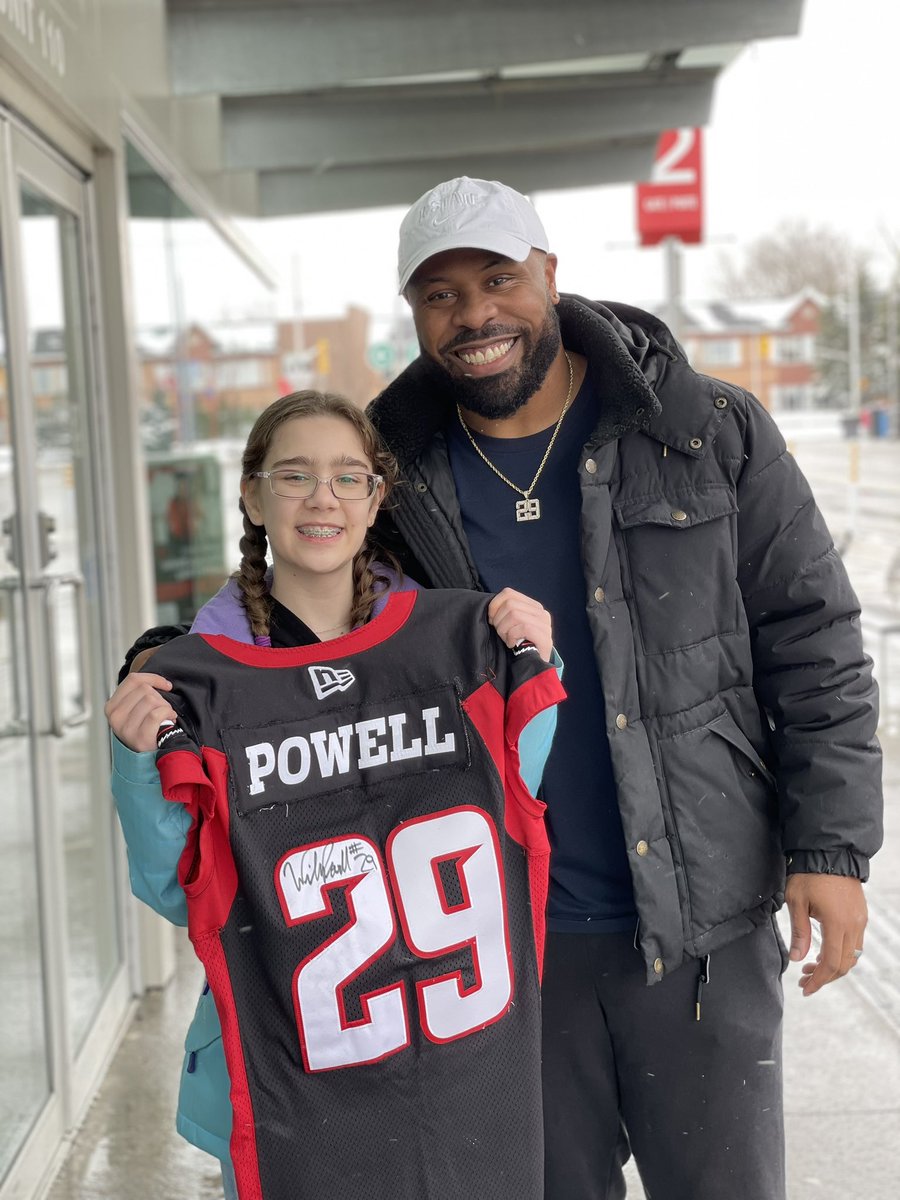 Kaylee met up with her forever favourite football player today. Got her game worn jersey signed by the one and only @WilliamPowell33 ♥️🖤🏈 Thanks for your time William, we appreciate you! @CFL @REDBLACKS #RNation #RFamily #IsItJuneYet