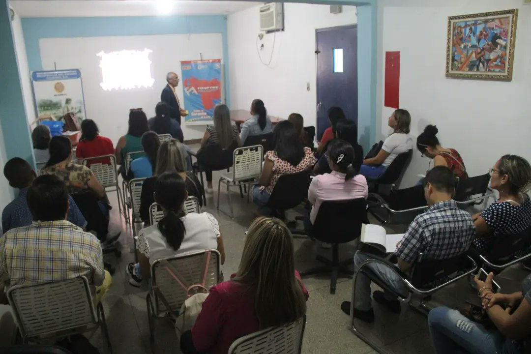 Gobercojedes's tweet photo. Este jueves se llevó a cabo un taller de formación para servidores públicos, en la sede de la Sociedad de Garantías Recíprocas, a fin de proporcionar herramientas en materia jurídica, administrativa y financiera, que permitan agilizar procesos en la administración pública. https://t.co/ar7NOTy0Ua