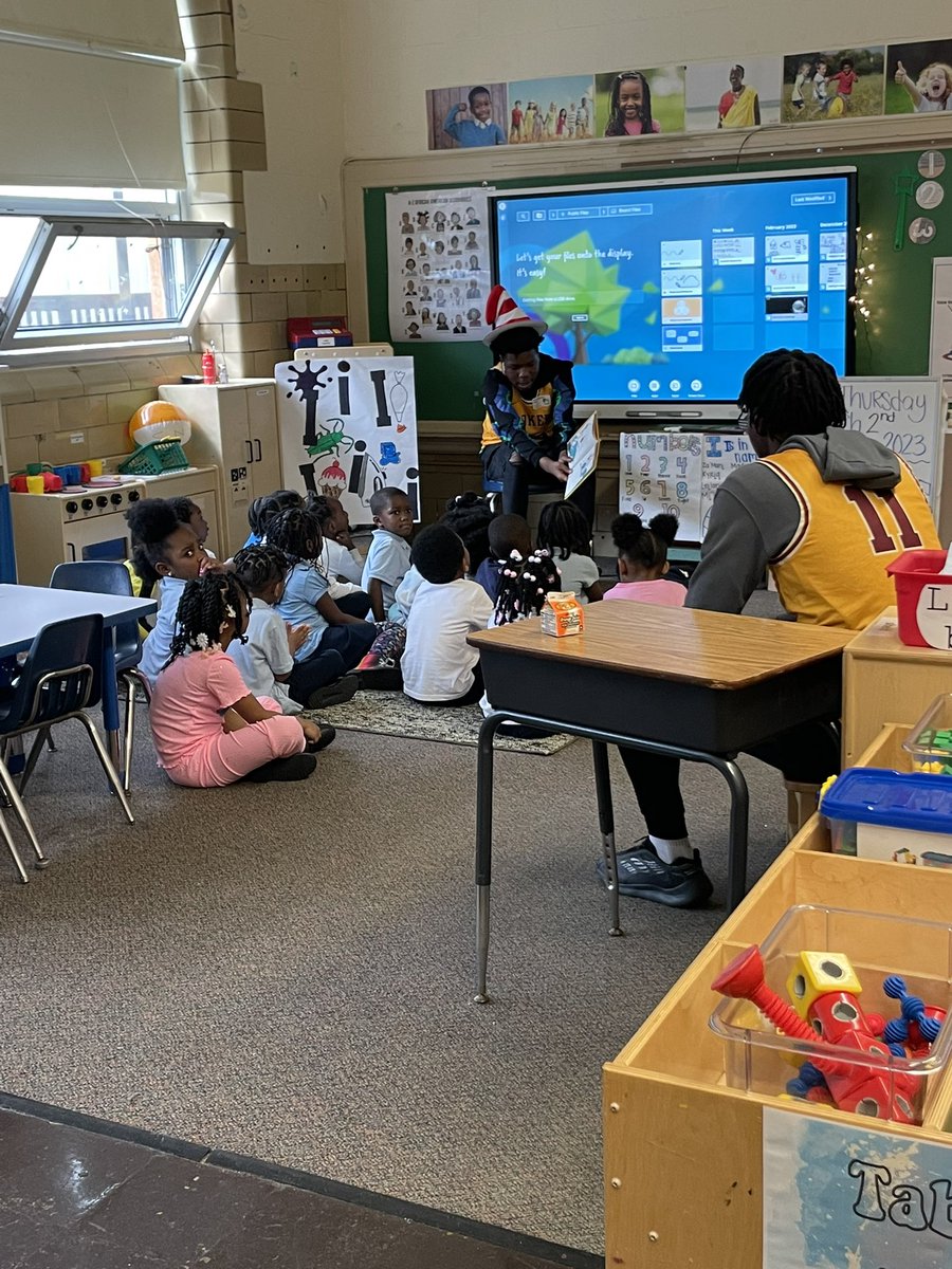 1300pandanation's tweet photo. We are building a partnership with @BTWBookers !! Today, for Read Across America 📚 we had the pleasure of having BTW Boys Basketball team spend the day with our scholars. #futurebookers #elementarytohigh #partnership https://t.co/1wQ2s7E4Ie