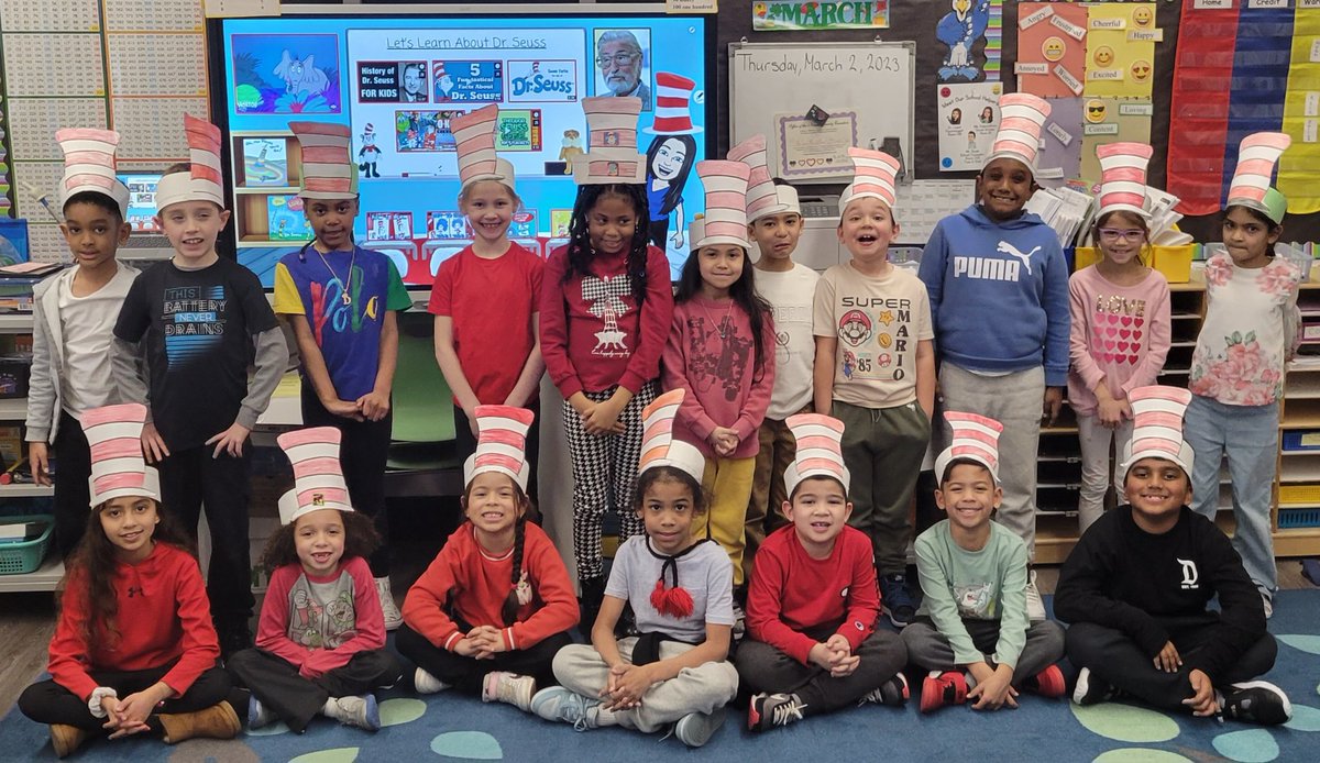 lacorr_team's tweet photo. Read Across America
Rhyming with Dr. Seuss!
 #TeamWheeler @VS13UFSD @WheelerAvenue https://t.co/T7TbLjNaoP
