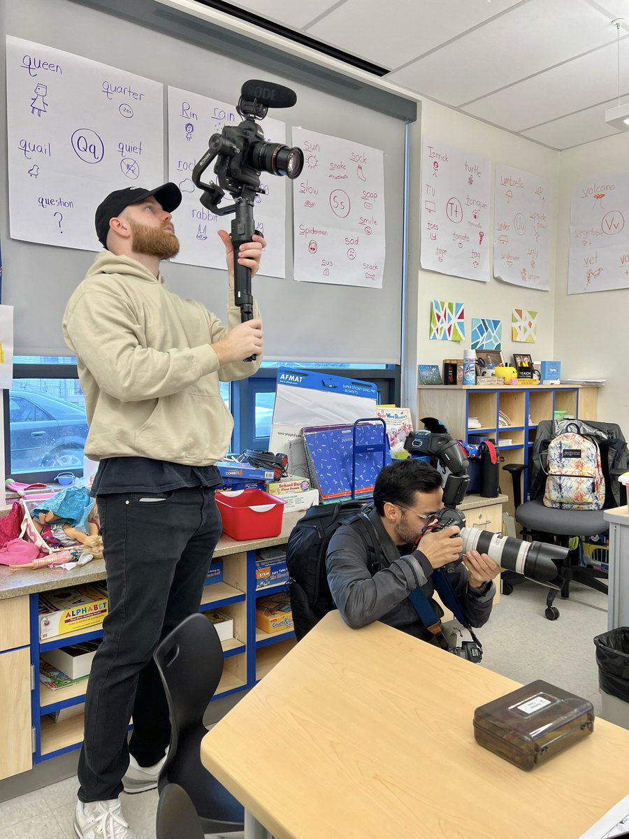 asr_media's tweet photo. We're proud to support literacy & encourage reading 🌎
The #ASRTeam was out & about in the community today with @UnitedWayGLV & @LVReads2025 to help celebrate #ReadAcrossAmerica2023 & capture all of the reading celebrations on film 📚#ASRSharesStories #BTSWithASR https://t.co/B6A7GtTd22