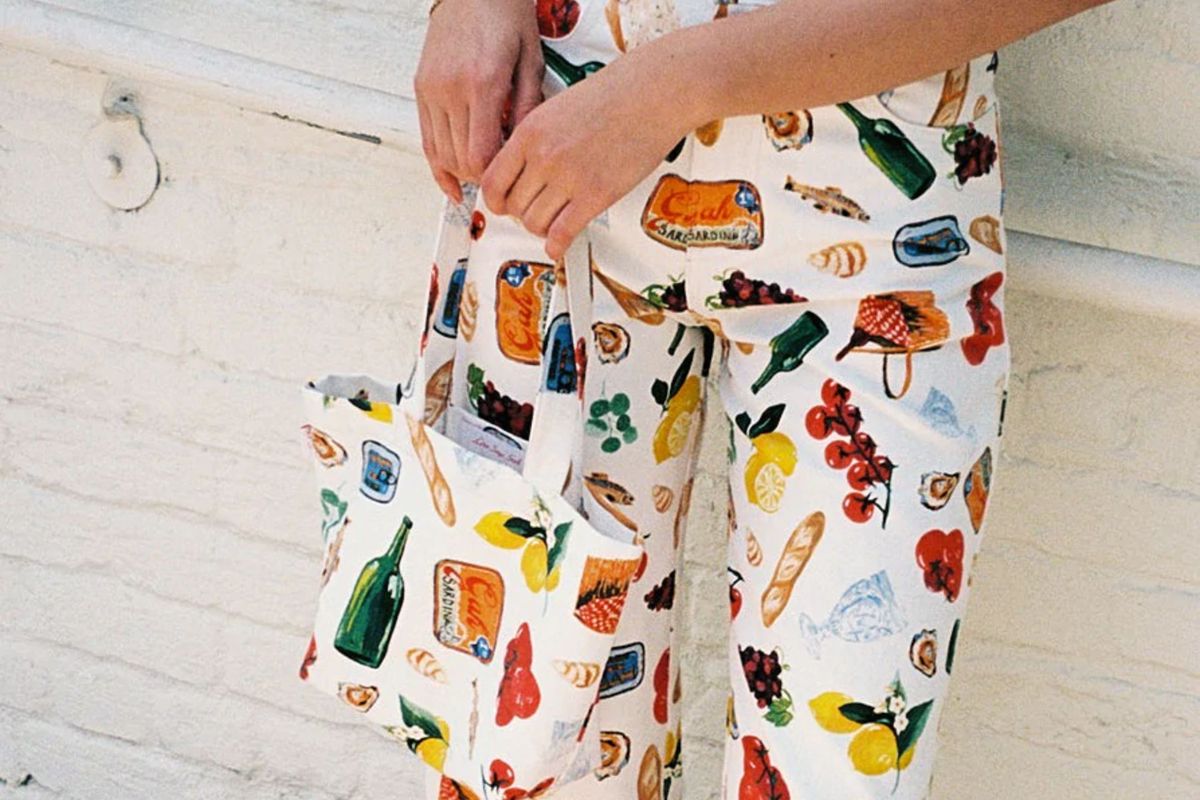 mexicanelite's tweet photo. Lisa Says Gah's Recipe for Success: Slow Fashion, Sustainability &amp; Snacky Prints https://t.co/lVn1kIcmRd https://t.co/Pu9KcNZBXD