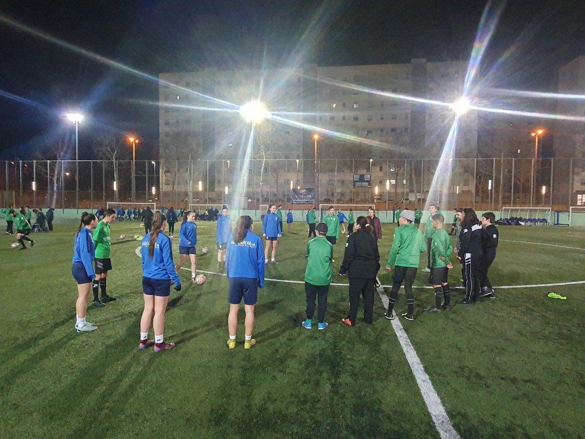 InsercorU's tweet photo. 📢📢📢 eventos !!!

 #comparteam 22/23.

Visitamos a nuestros vecinos de la @CDFF1977 para realizar un inclusivo con el juvenil femenino. https://t.co/GOs9Oc57uS