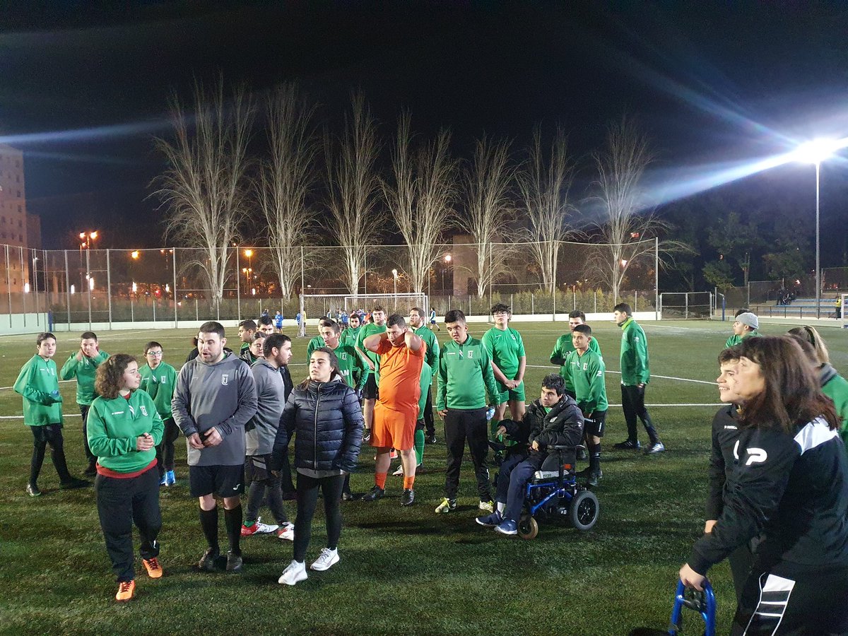 InsercorU's tweet photo. 📢📢📢 eventos !!!

 #comparteam 22/23.

Visitamos a nuestros vecinos de la @CDFF1977 para realizar un inclusivo con el juvenil femenino. https://t.co/GOs9Oc57uS