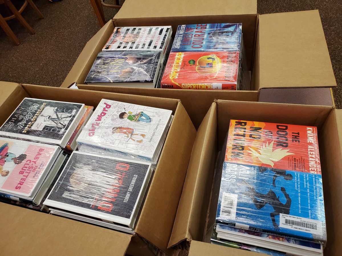 MBBennettLMS's tweet image. SJM LLC received its first shipment of books this school year today!  Three boxes and almost 90 pounds of new reading bliss!

#HCSLibraryMedia #SJMSharpSharks