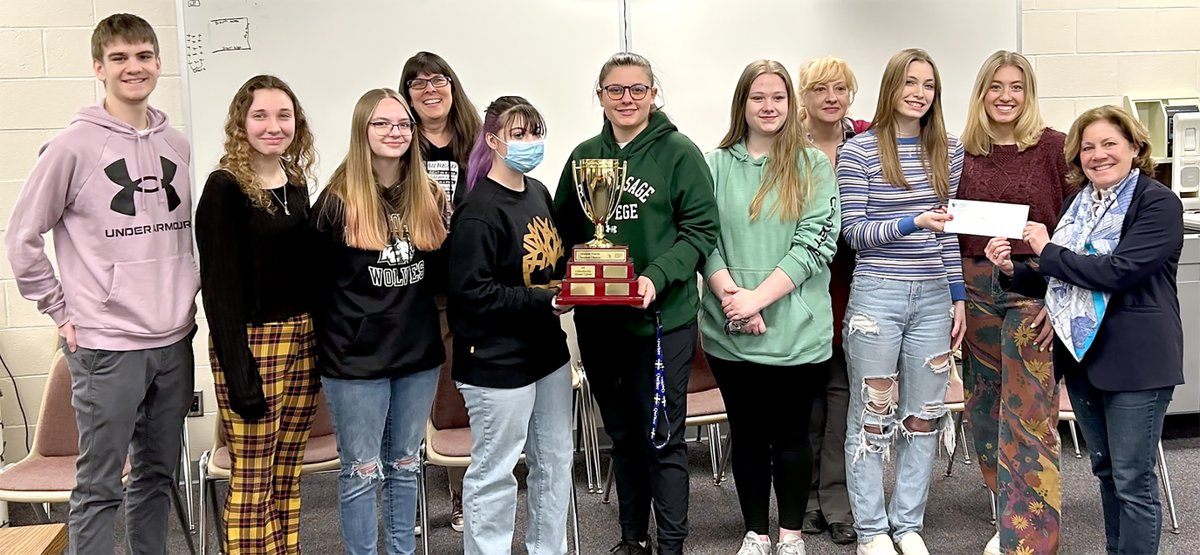 NHS AWARD IS MONEY IN THE (FOOD) BANK
Our National Honor Society presented a check for $5,000 to the Regional Food Bank of Northeastern New York this morning!
Check out our Facebook page for more details!
#GMUnity #GMUFamily #QualityOfTheJourney