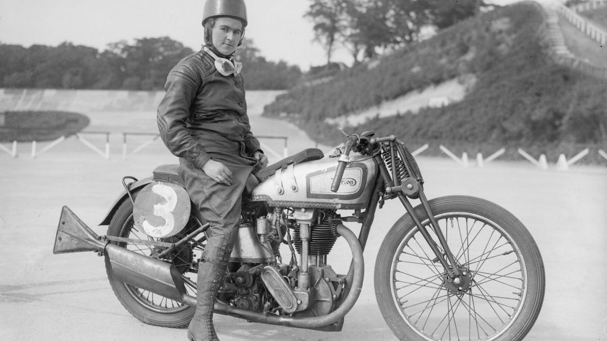 Meet Beatrice Schilling ⚙️🔧

Born in 1909 on International Women’s Day, Beatrice was awarded an OBE in 1949 for her achievements in engineering.

Known to be one of the greatest female engineers of her time, she was also a motorbike and sports car racer.

⬇️