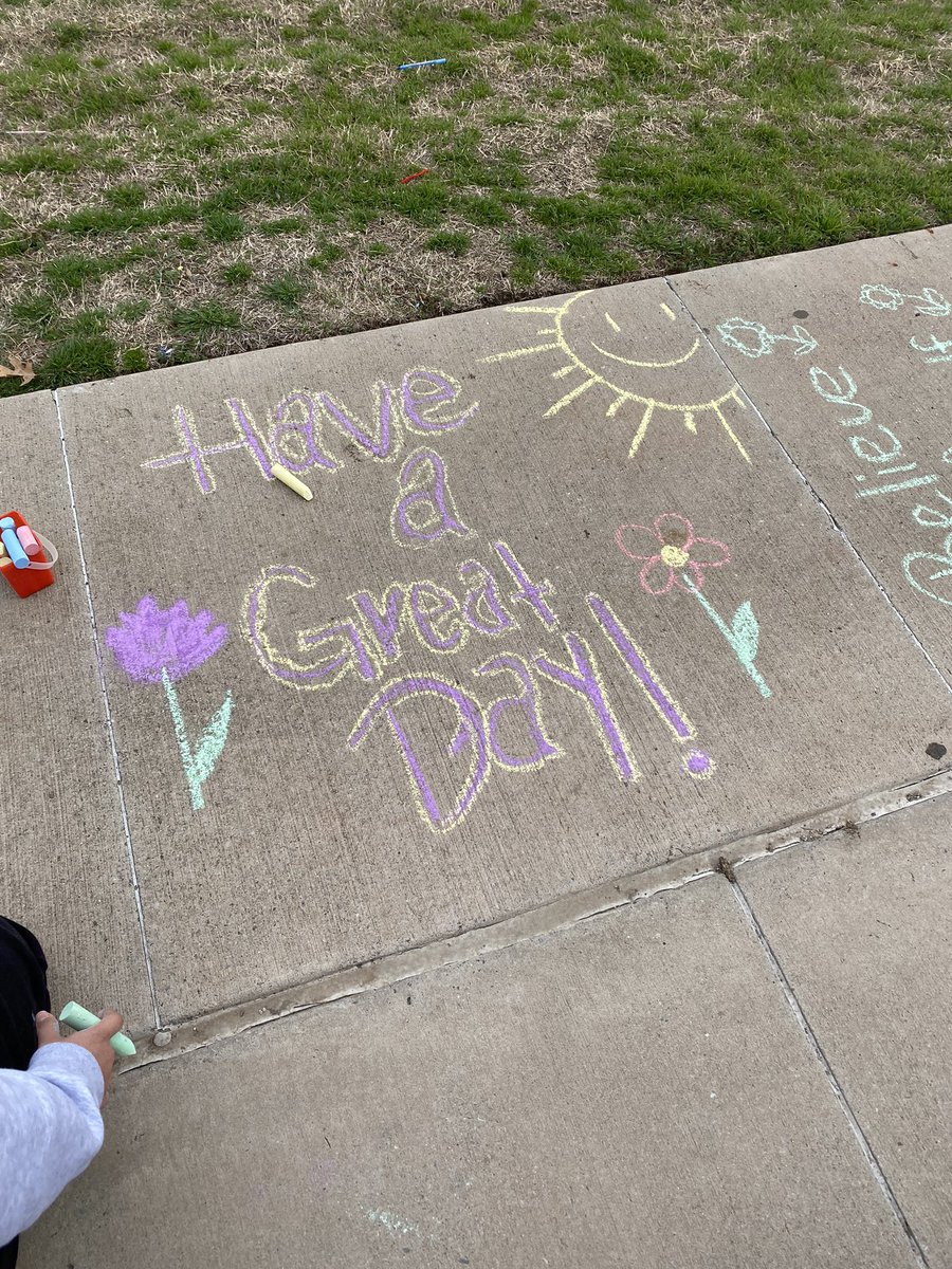 Chalked some encouraging messages in celebration of #Bigartday23. Art #makesadifference.