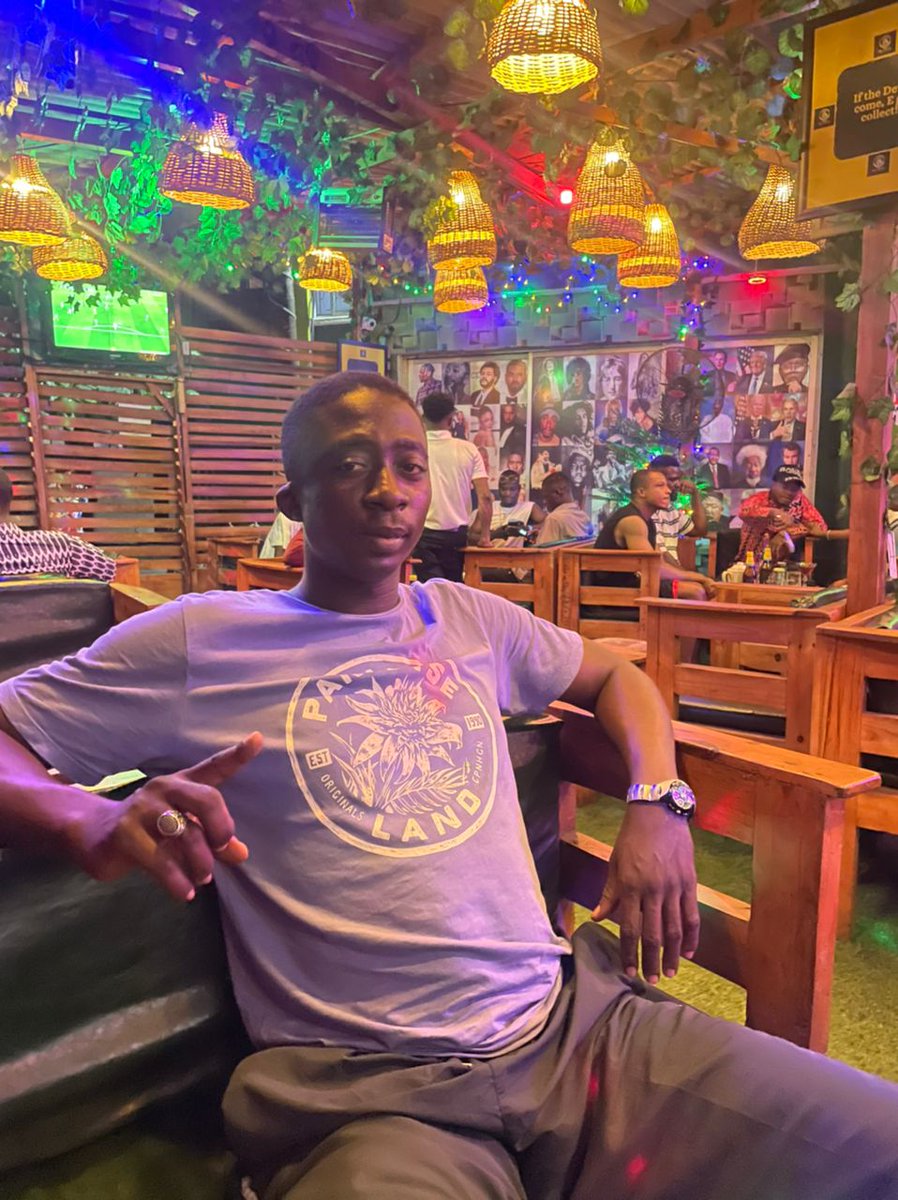 Yung_Curb's tweet photo. All of a sudden there's no election talk in em pubs. #staypositivetho #2ndframe 🇳🇬 #hopefulNigerian #opay https://t.co/SWF63vIo95