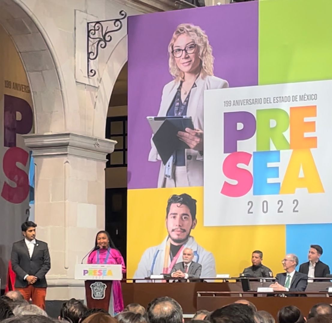 En la @SJyDH_Edomex celebramos a <a href="/CarolinaSSPNJ/">Carolina Santos</a>, ganadora de la #PreseaEdoméx2022 por su trabajo en la promoción y defensa de los derechos de las mujeres mazahuas ¡felicidades!