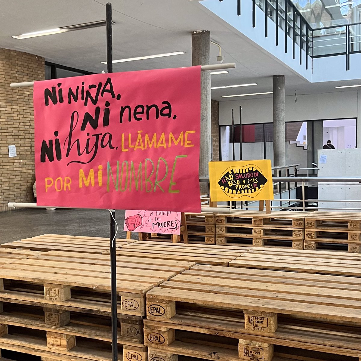 LaRepentinaFA's tweet photo. Frases para confrontar el machismo en la comunidad, porque #nosonmicro.
¿Se te ocurre otra frase? 🤔 Ven al vestíbulo de la FA a realizar tu cartel y acompáñanos al conversatorio Mujeres materializado la ciudad. ¡Te esperamos!
📆 Jueves 2 de marzo
🕰 16:00 hrs.
📍 Vestíbulo FA https://t.co/XoQEY7i5hL