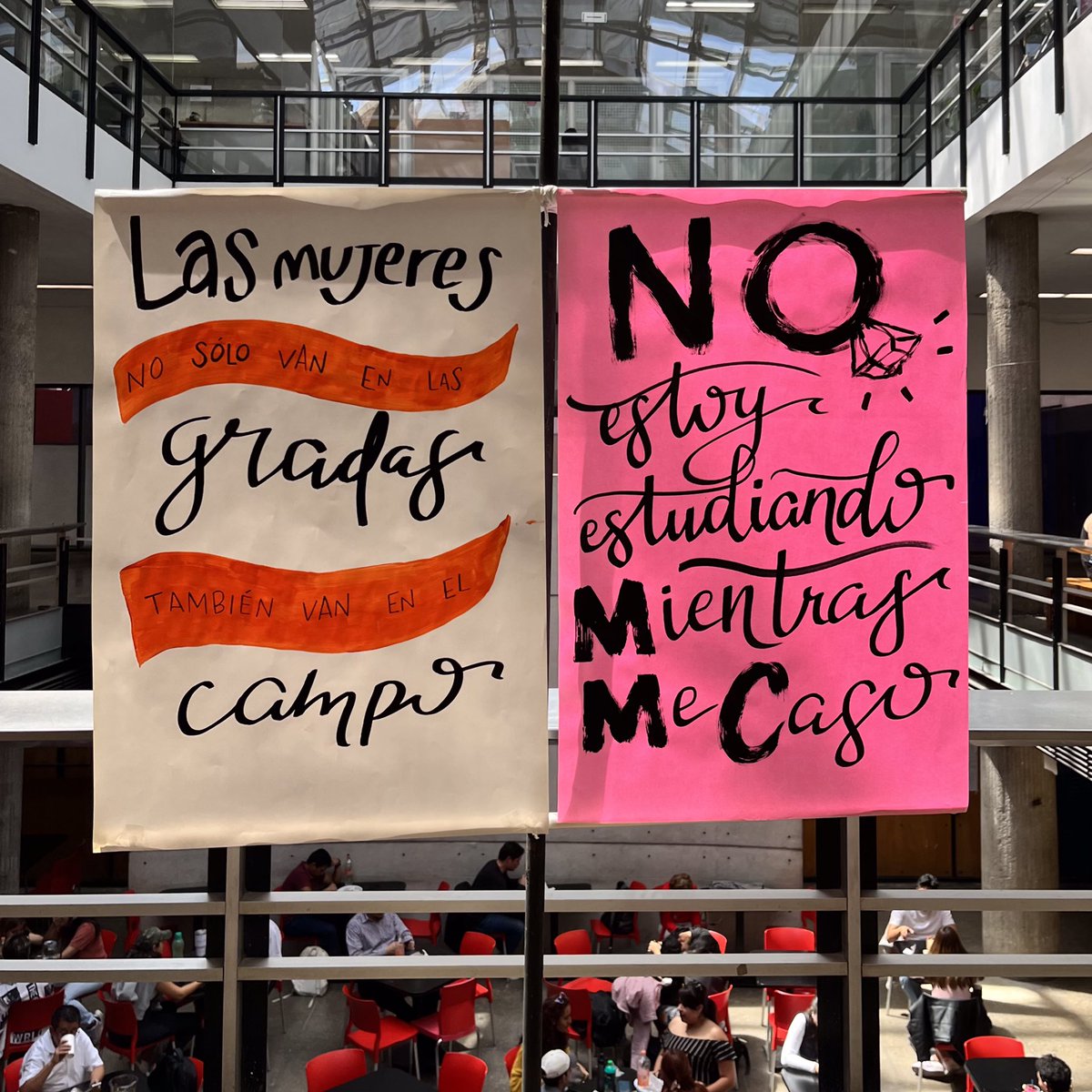 LaRepentinaFA's tweet photo. Frases para confrontar el machismo en la comunidad, porque #nosonmicro.
¿Se te ocurre otra frase? 🤔 Ven al vestíbulo de la FA a realizar tu cartel y acompáñanos al conversatorio Mujeres materializado la ciudad. ¡Te esperamos!
📆 Jueves 2 de marzo
🕰 16:00 hrs.
📍 Vestíbulo FA https://t.co/XoQEY7i5hL