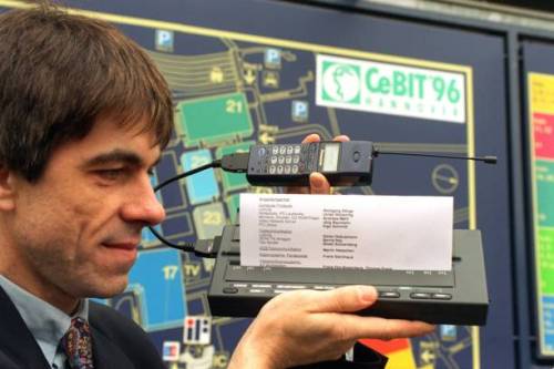 VingTroiSeize's tweet image. Make CeBit Great Again!

#Cebit #Germany #CeBit96 #MobilePhone
