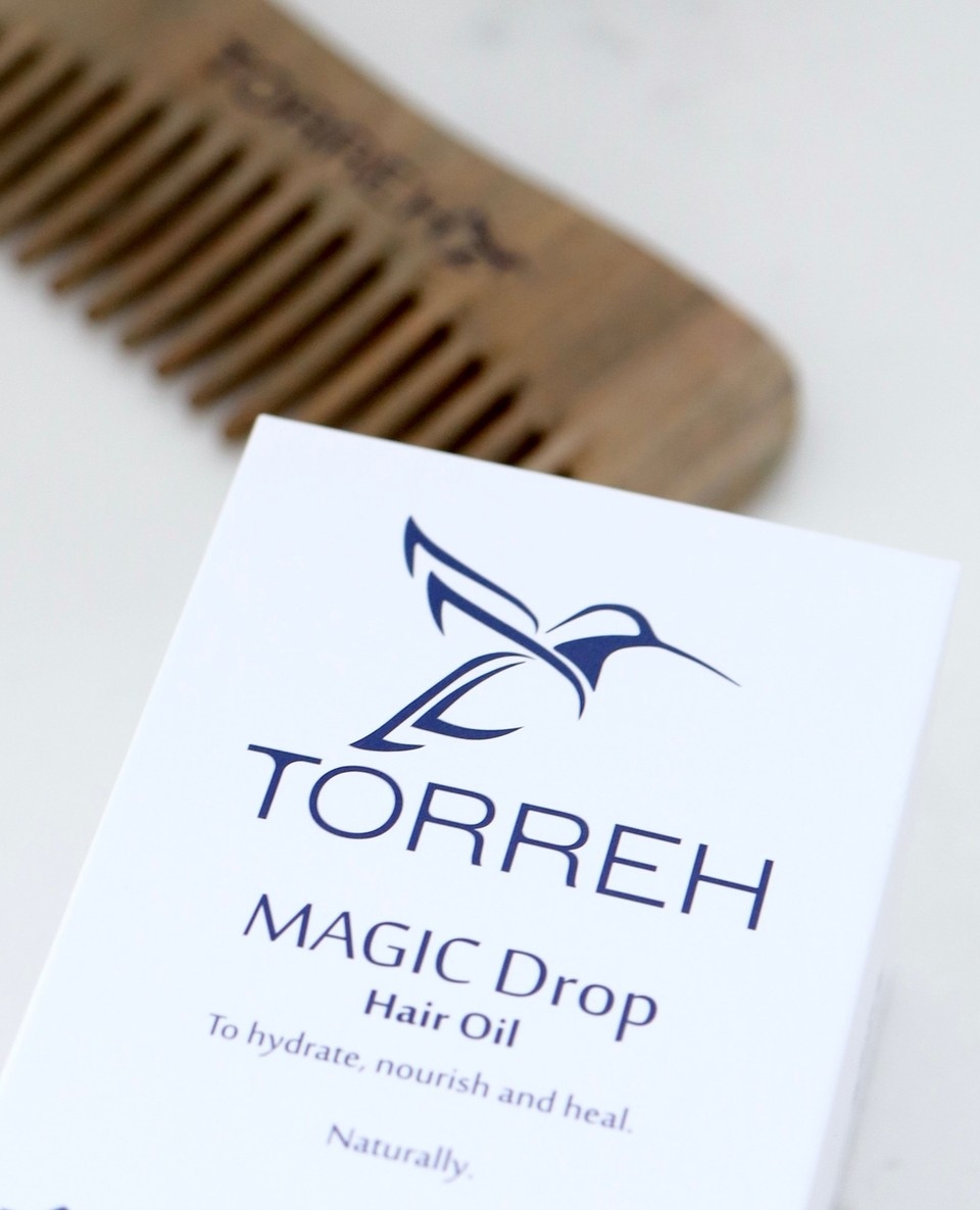 Our secret to shinier, healthier hair? Magic Drop's all-natural oil blend formula 💙

#naturalhairadvice #naturalfragrrence #naturalhaircar #naturaldryshampoo #naturalcurlsrock #naturalconditioner #naturalhaircareproduct #naturalhaircareroutine #hairproducts #hairgrowth #haircare