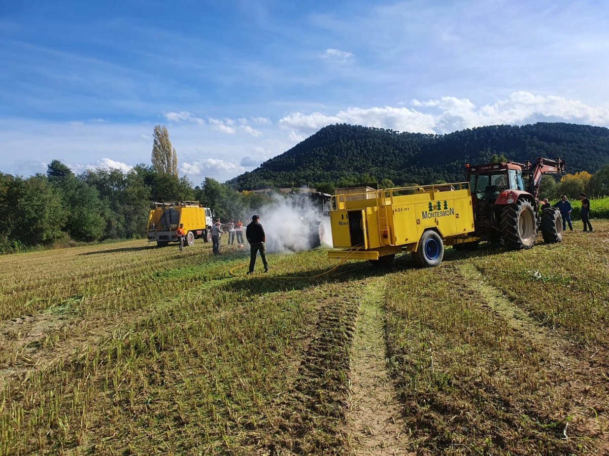 sfadfcat's tweet photo. Quins vehicles tenen les ADF? 

▶️CAMIONS: 100
Dels quals Egipcis en servei 12
▶️VEHICLES 4X4 AMB AIGUA: 257
▶️VEHICLES 4X4 SENSE AIGUA: 224
▶️TRACTORS: 164
▶️CUBES: 339
▶️COORDINACIÓ: 5

TOTAL 1089

#voluntariat #adfcat #Imprescindibles #somterritori #FAQsADF https://t.co/HnykjyNhVC