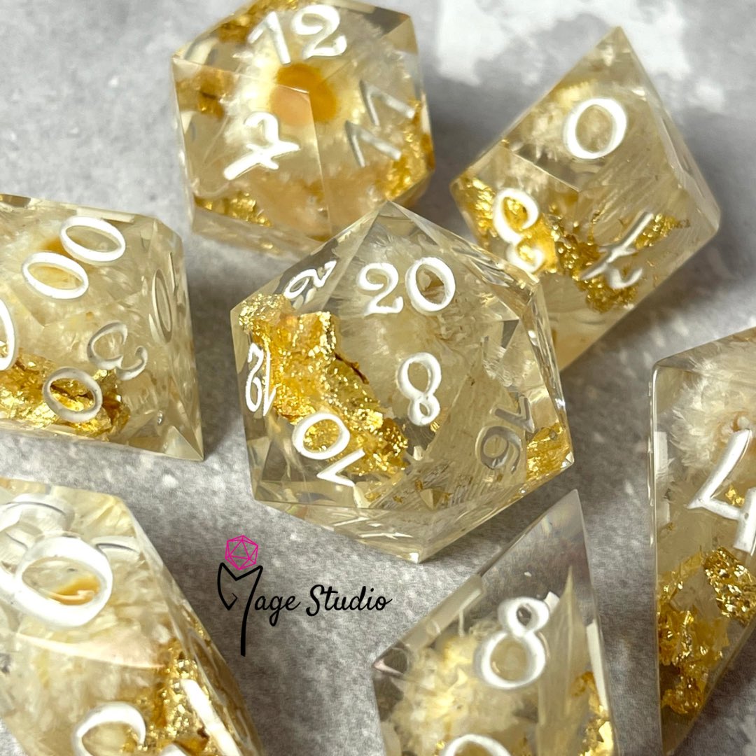 MageStudio's tweet photo. Opulence โจ fun fact, the flowers in this set come from my wedding bouquet ๐ This set is available at https://t.co/MUItCyzAMB #dice #d20 #resindice #magestudio #handmadedice #dnd #dungeonsanddragons #rpg #tabletop #dnd5e #koลci #erpegi #dnddice #criticalrole #clickklacks https://t.co/AaQqIOlieD