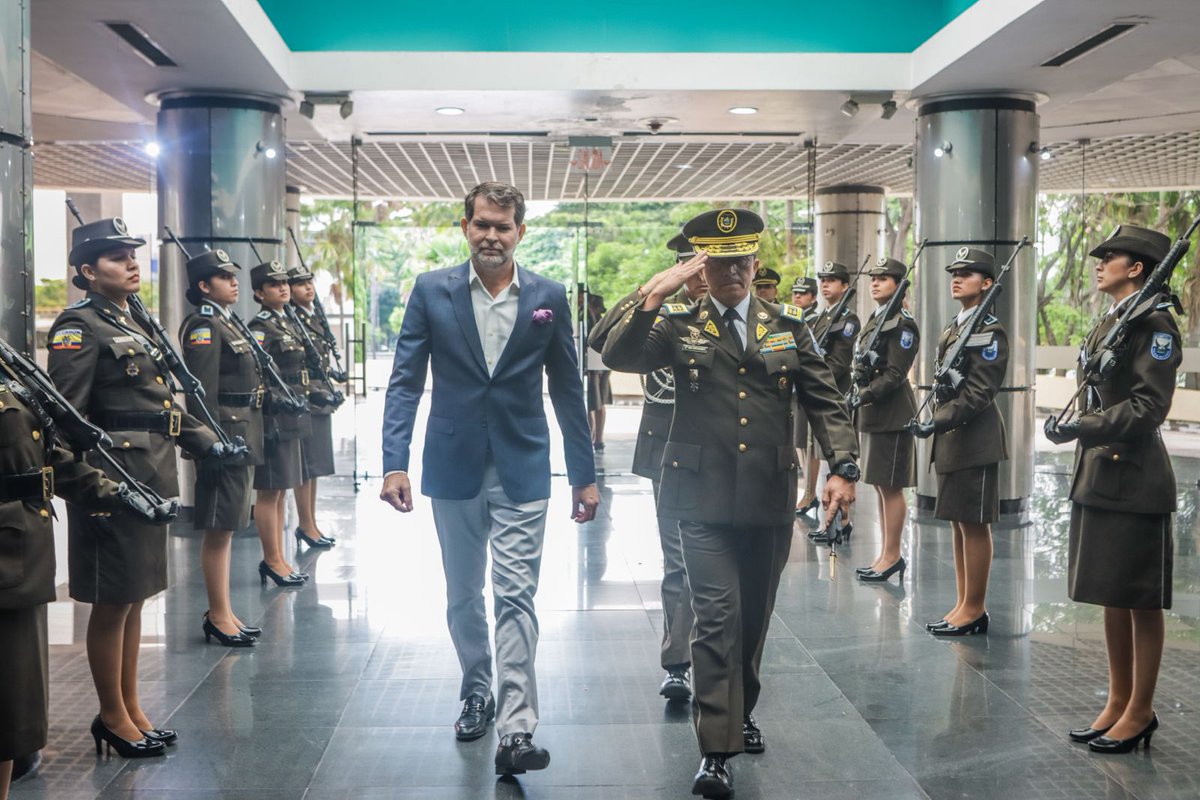ftabacchir's tweet photo. Celebramos con orgullo 85 años de profesionalización de la #PolicíaNacional. Hombres y mujeres valientes que protegen a diario a nuestros ciudadanos. ¡Honor a todos los oficiales! https://t.co/M82yP0Bm25