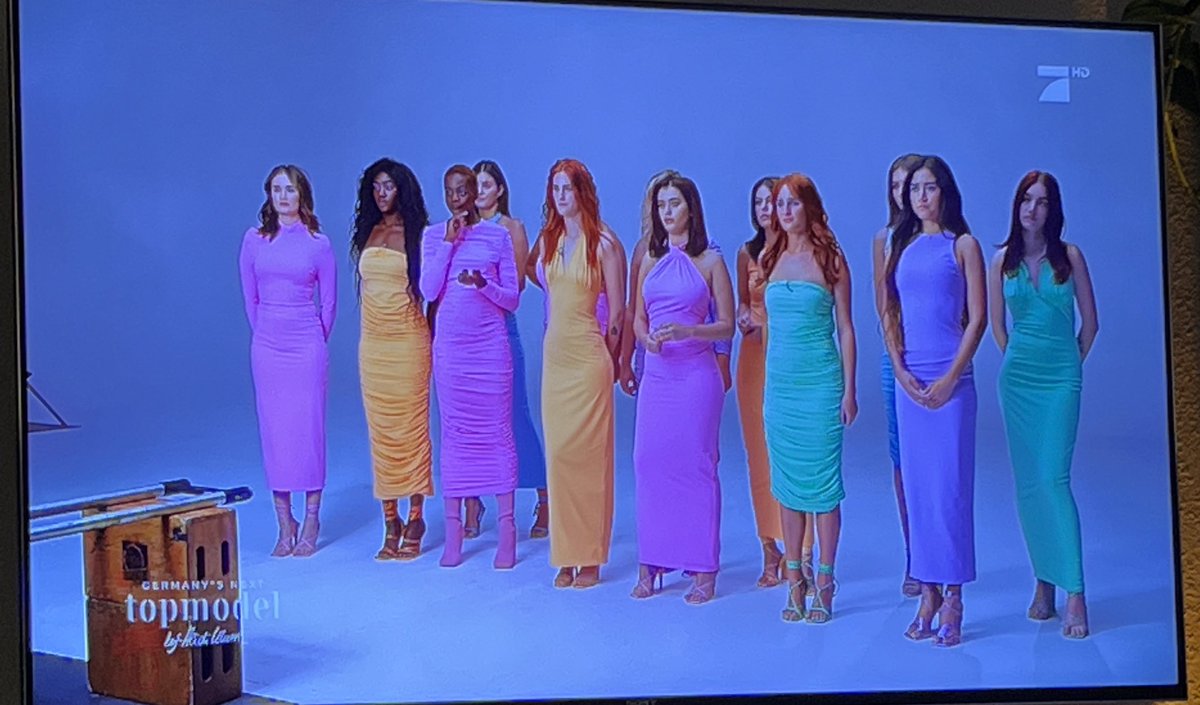 Stellt euch vor die Kleiderfarben bei #gntm sind einfach foreshadowing dafür wie lang wer bleiben wird