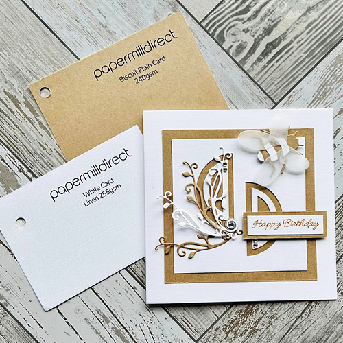 papermilldirect's tweet photo. Do you ever need a card with a rustic, homely feel but also incredible detailing and an 'awwh' factor?
Samantha has it, she's made it, and we're marvelling at it! Look at the bee's wings; they're made of Vellum!
📷 = Design Team member  @JustDaisyDream https://t.co/ks5SkGojF8
