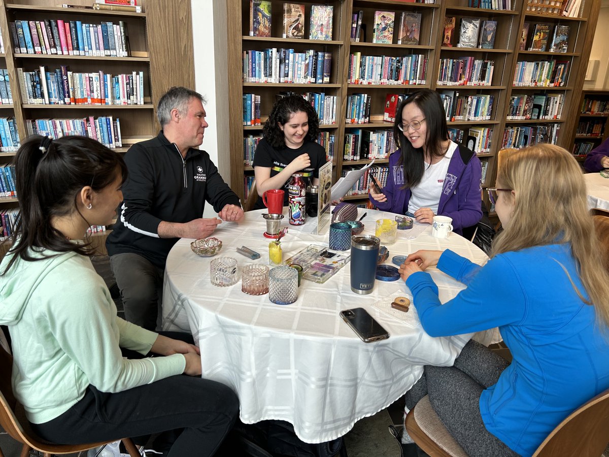 halifaxgrammar's tweet image. Our staff and students had a chance to grab a cup of tea and a cookie and chat with our Middle and Senior School artists who worked with our Artist in Residence, Margarita, to make stunning resin creations. 
 #GrammarArts #HalifaxGrammar #ArtistInResidence #ResinCreations