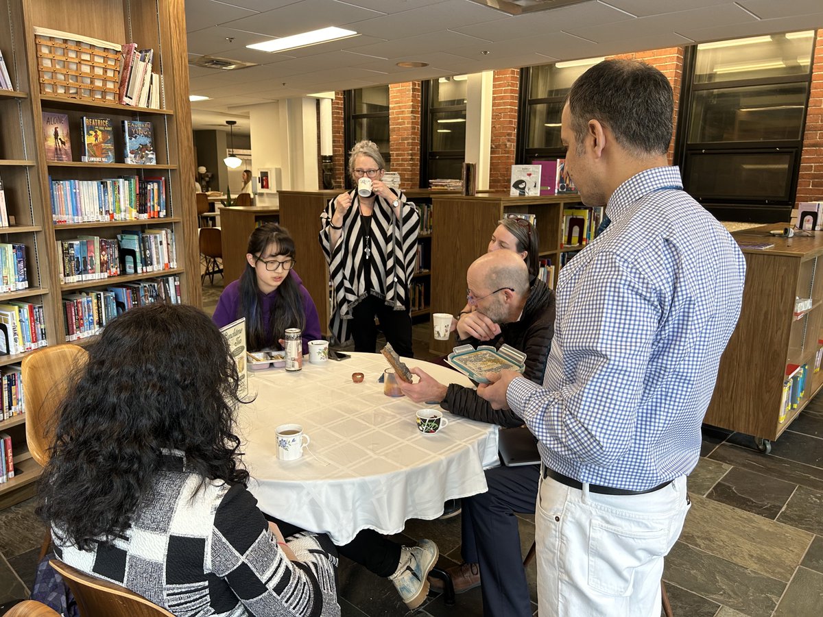 halifaxgrammar's tweet image. Our staff and students had a chance to grab a cup of tea and a cookie and chat with our Middle and Senior School artists who worked with our Artist in Residence, Margarita, to make stunning resin creations. 
 #GrammarArts #HalifaxGrammar #ArtistInResidence #ResinCreations