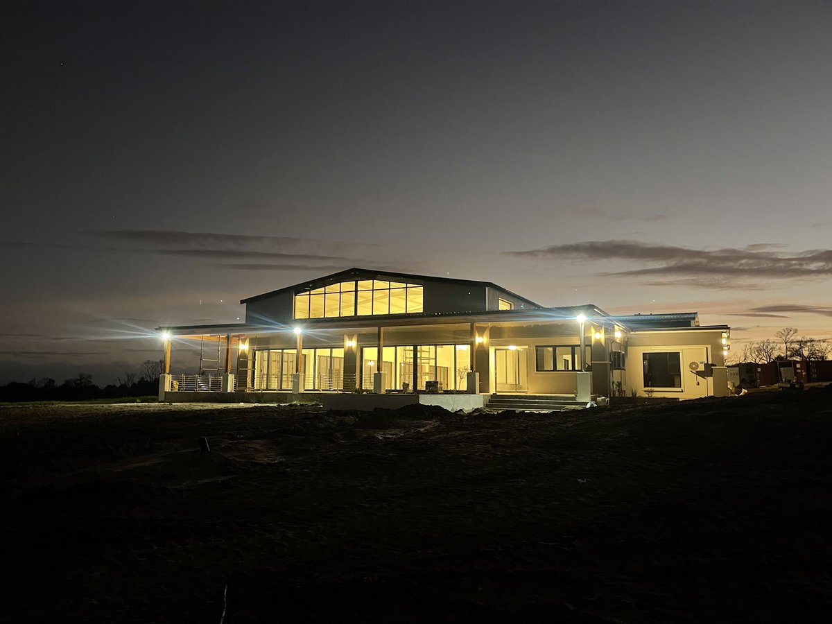The Amber Venue by night 🥰
We’d love to host you for your wedding and other celebrations. 
Contact us on info@theambervenue.co.za 

📍: East London, Eastern Cape
