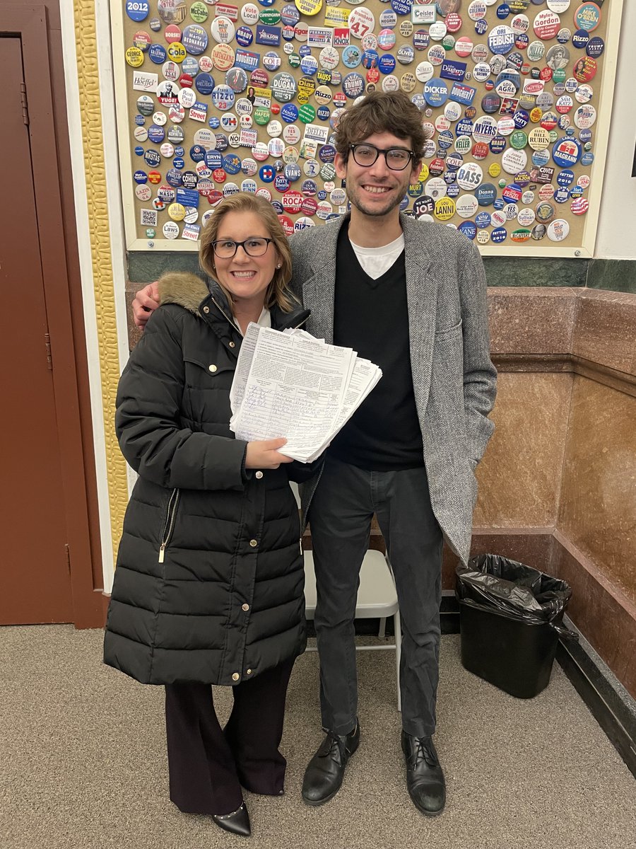 We submitted nearly 2,000 signatures today to secure a spot on the May 16th Primary ballot! This is another proof point that voters want experience in City Council! Thank you to all who have been working on Team Santamoor these past two weeks!  xo 
#cantstopwontstop