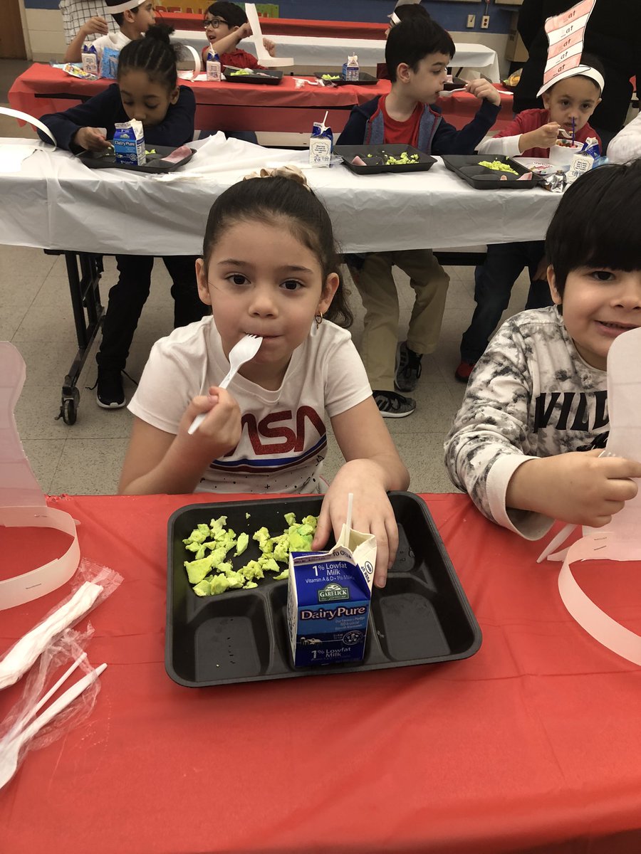 Thank you to special guests Mayor Coogan & Superintendent Pontes for celebrating Doran School’s I Love to Read breakfast! #DoranLove @FRPSsupt @frps_Doran @DrSeuss #ReadAcrossAmerica2023