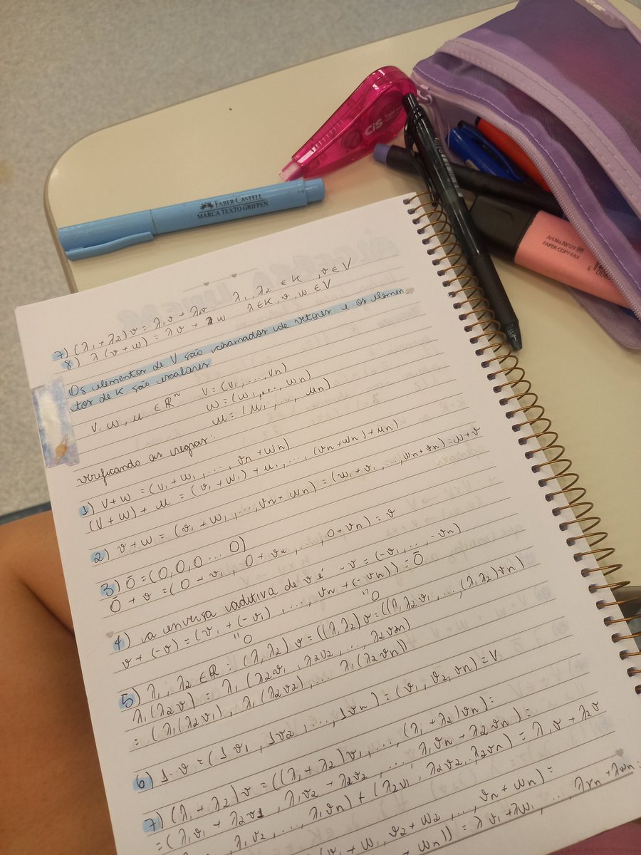 thermentropy's tweet image. primeira aula de verdade do semestre ( mutus vcs entendem as notações matemáticas?) + "meio" face reveal