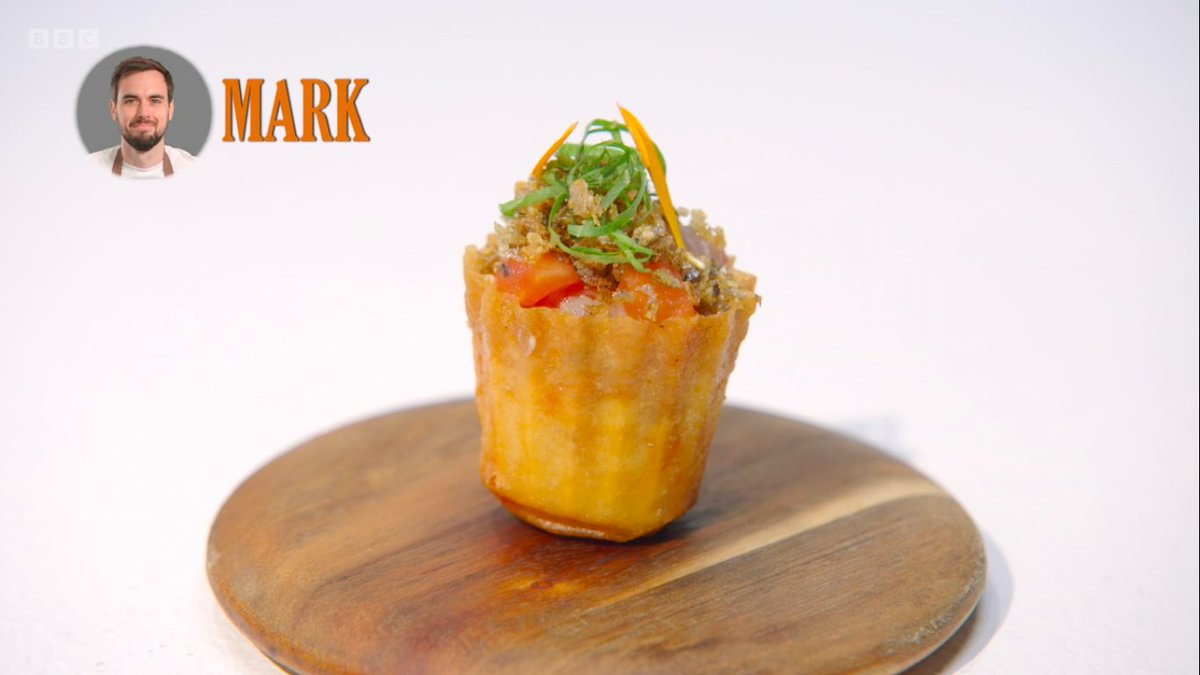 gbchefs's tweet photo. Curtain up on crispy canapรฉsโฆ
#GreatBritishMenu
@AHRestaurants
#MarkMcCabe https://t.co/zjTGsXCy87