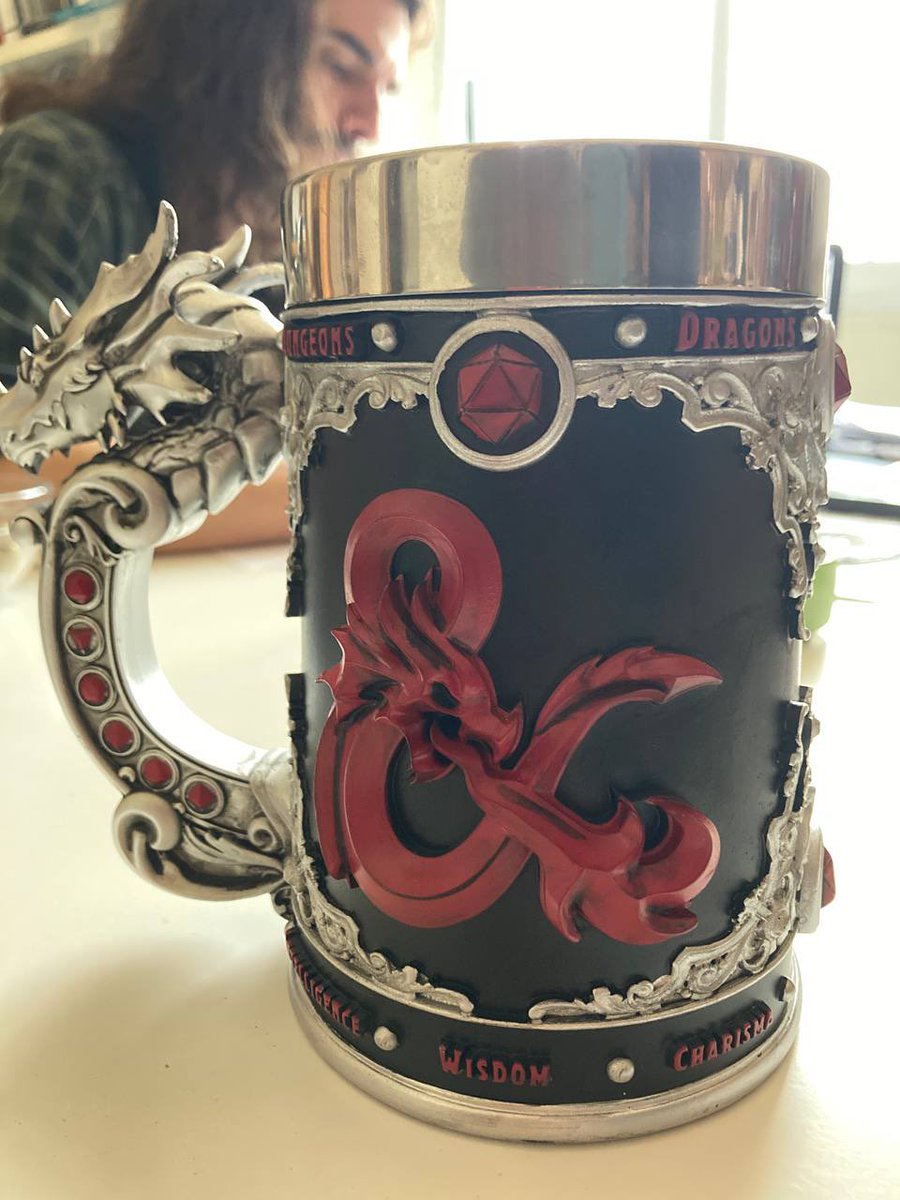 ¿Vosotros jugáis a #rol? Nosotros jugamos a rol 😎.