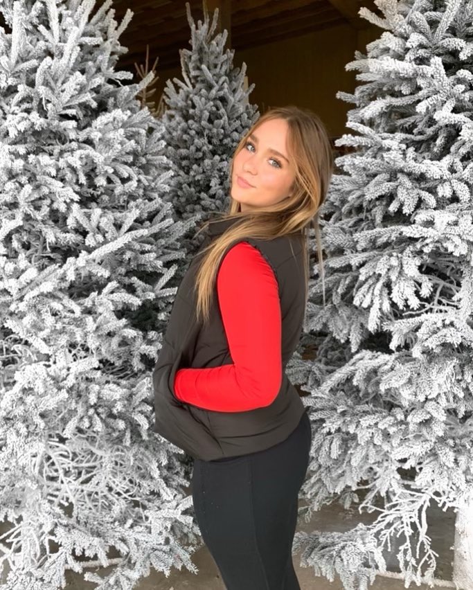 Student Highlight: Freshman Kelsey Wathen! She has done a great job of balancing her AT duties as well as VARSITY Softball. She is such a hard worker, and we’re so glad we get to share her! <a href="/RISDAthletics/">Rockwall ISD Sports Marketing</a> <a href="/RHHSHawks/">Rockwall-Heath HS</a> <a href="/heathsoftball/">Rockwall Heath Hawks Softball</a> #NATM2023