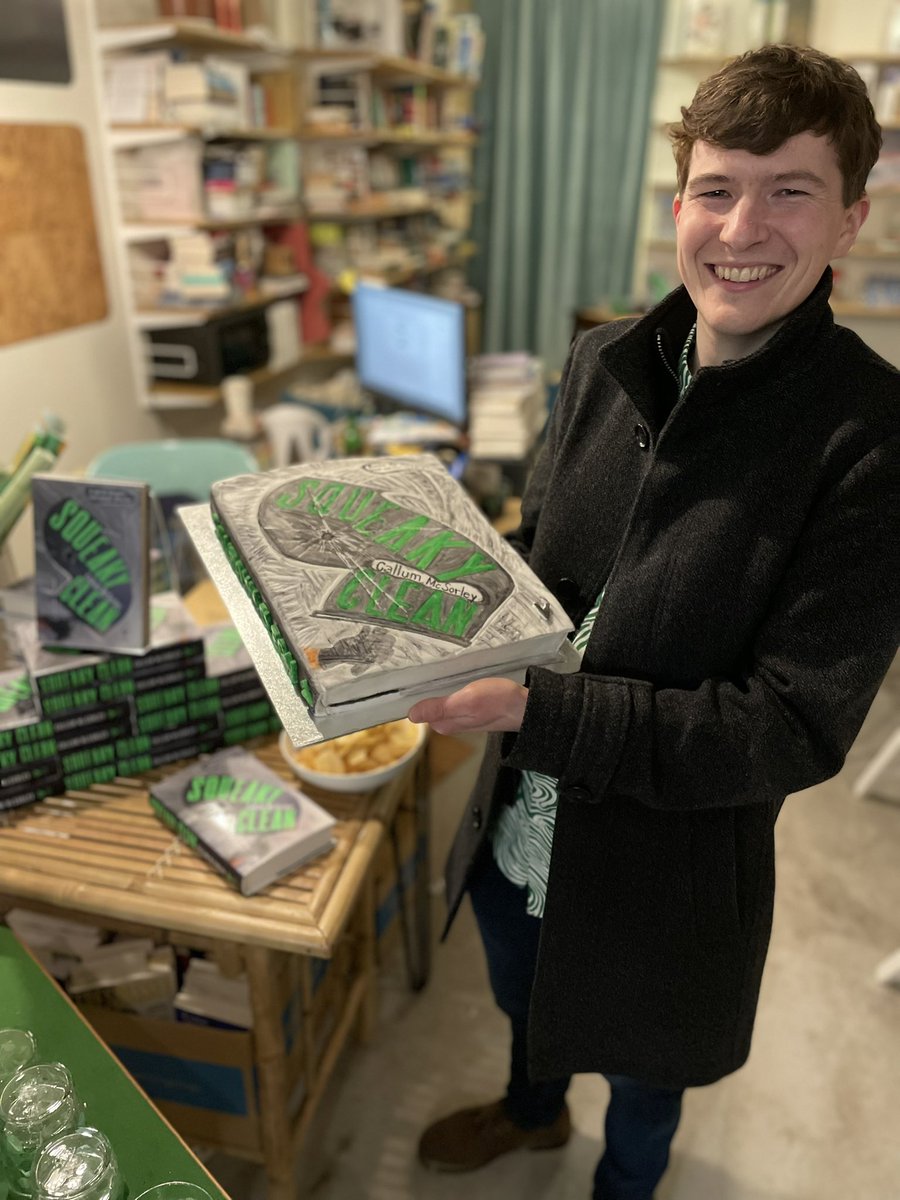 Shouldn’t all debuts come with personalised cake? Happy pub day to <a href="/CallumMcSorley/">Callum McSorley</a> and Squeaky Clean <a href="/PushkinPress/">Pushkin Press</a> @_mfbooks 🧽📚
