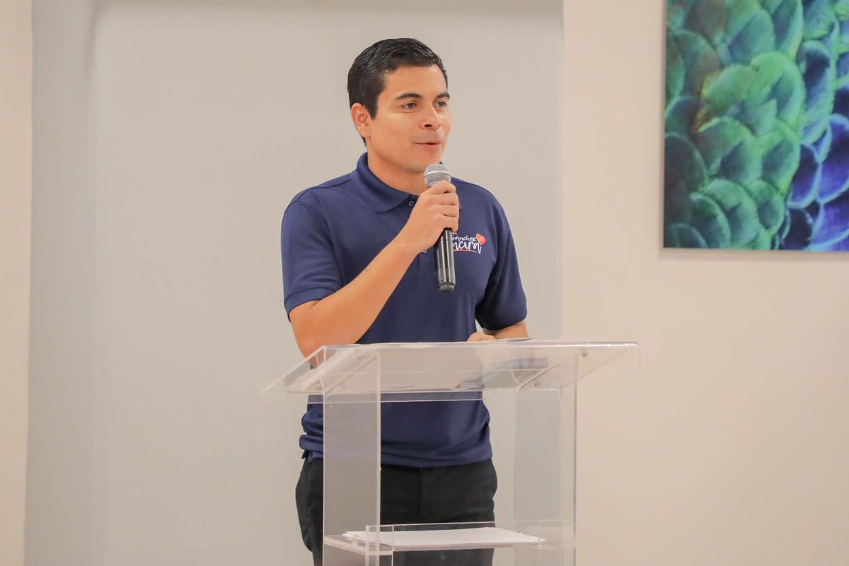 JM_UNANUE's tweet photo. Agradezco la solidaridad de la Fundación y del Hospital Covadonga, ya que en el primer año de mi gobierno hemos podido trabajar mano a mano para ayudar a las personas que más lo necesitan. https://t.co/DQk0rjaGBe