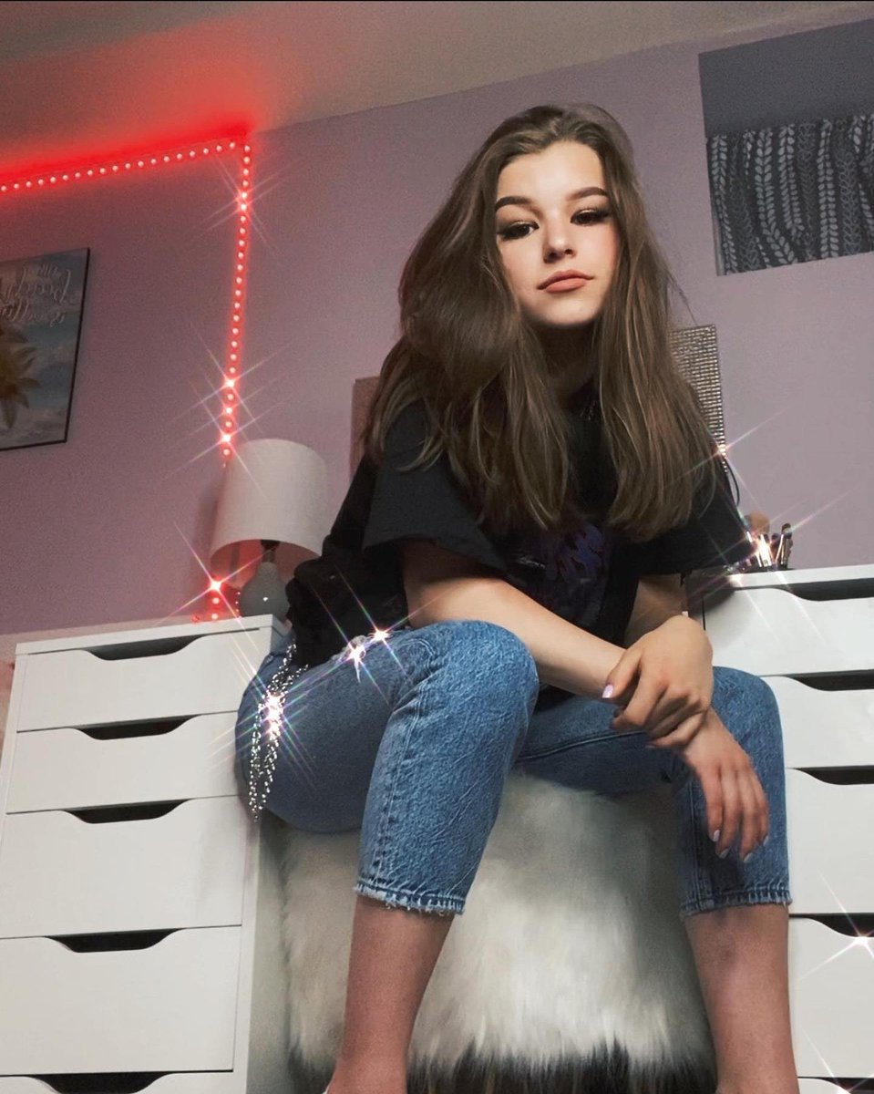 MeanieQueeniee's tweet photo. Nothing is more fun than having simps worship us! 🤭

Catfish findom scamkink gooner hypno blackmail paypig humanatm https://t.co/xmhcKi1m0e