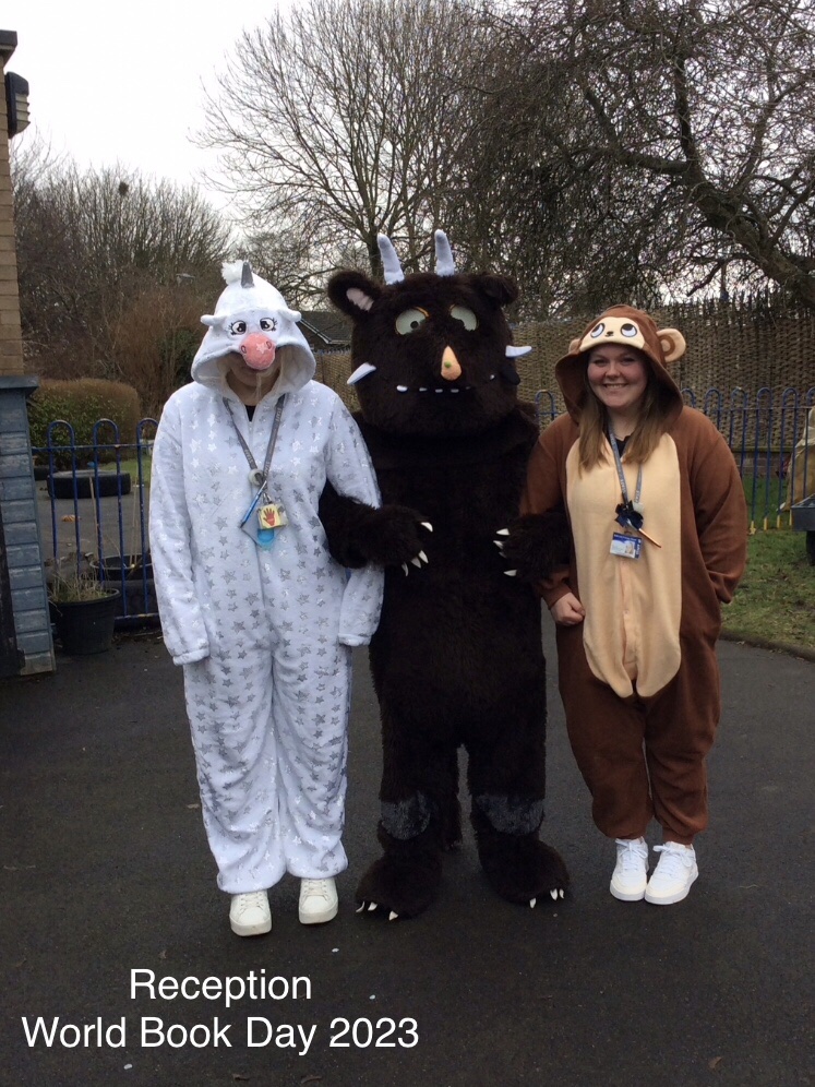 Our Early Years Team chose Julia Donaldson books to base their #WorldBookDay2023 costumes on today - Which is your favourite book?📚📖💚 #loveofreading #celebrate @BelleValeSchool @MissNelsonBVP @MissABurnsBVP @MissFGray @WorldBookDayUK #MissIreland #MrsHaskayne @MissJonesBVP