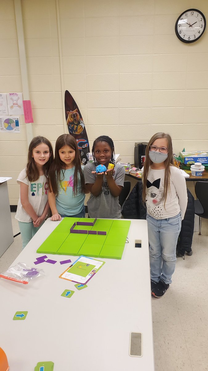 Scout_161's tweet image. #ScoutsTrailblazers second graders are learning how to collaborate and problem solve while coding with #codeandgomouse #STEM