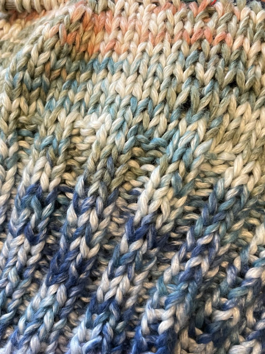 ChattaDesigner's tweet image. There’s nothing like hitting yourself with a reverse Uno in the middle of knitting a row because you got up to go do something. Now I have to yank out eight rows because I didn’t notice it immediately.
despite that… Isn’t this yarn gorgeous? I got it from @ChattanoogaYarn