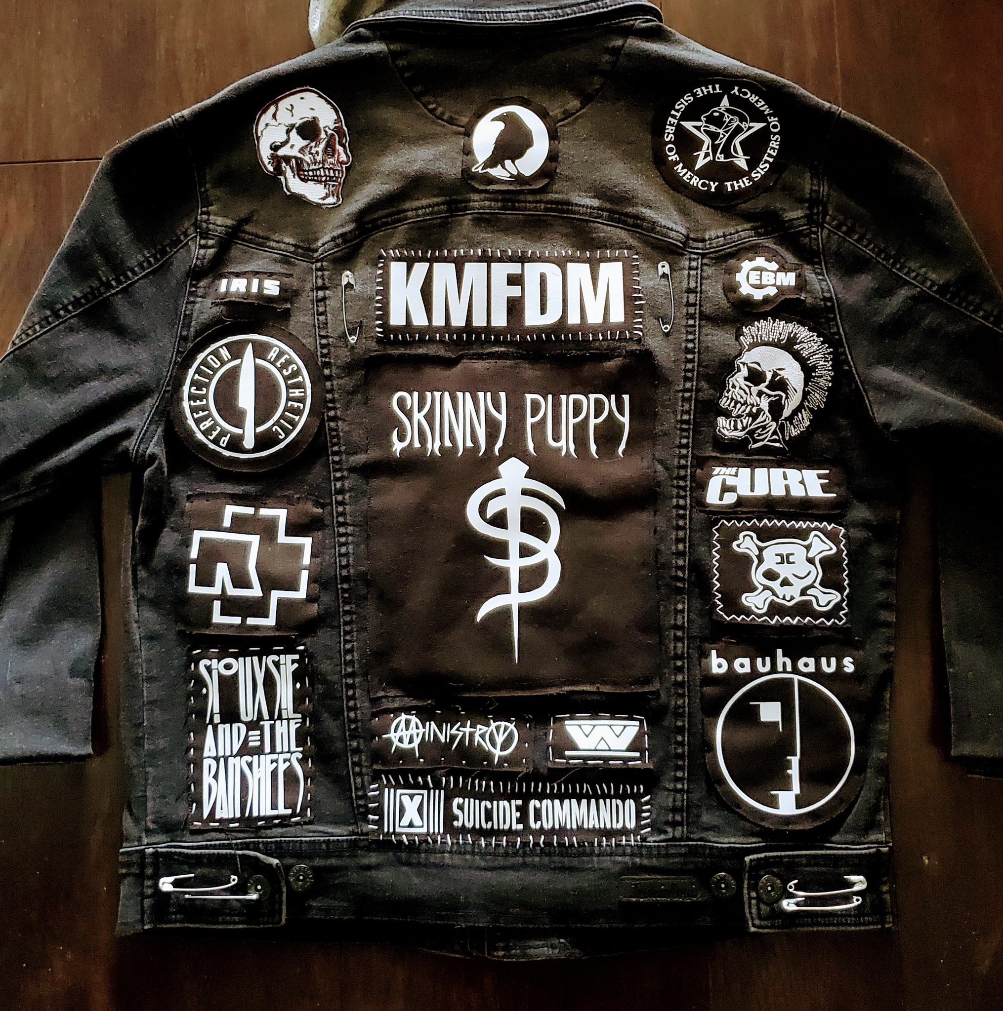 Cruel World Festival on X: The back patches on my jacket vs the back  patches underneath  / X