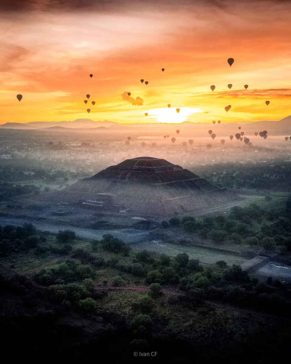 MexicoTravelCh's tweet photo. Amanecer prehispánico 🌅
📍 Teotihuacán, Edo. Méx.
📸 https://t.co/RcYgsMLkMy

#Teotihuacán #Amanecer #PiramideDelSol #GloboAerostático #MéxicoTravelChannel https://t.co/OzZ22CeGWT
