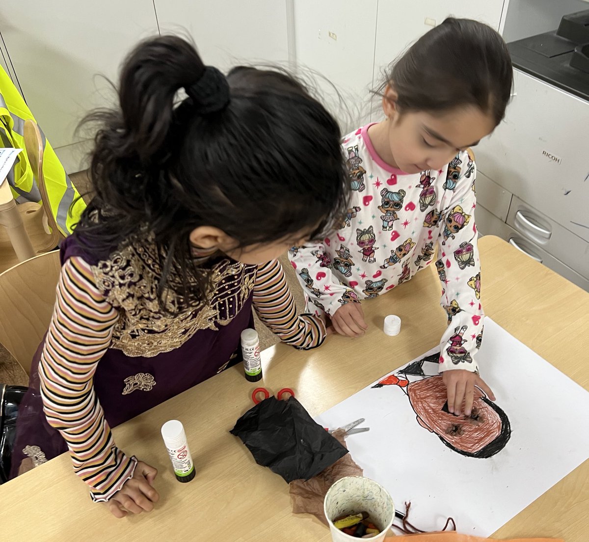 SmithdownPrimY2's tweet photo. Happy World Book Day from all in 2SR! We had lots of fantastic, awesome and marvellous costumes today! We even focussed on a very significant individual in history, named, Dr. Martin Luther King Jr. Who, peacefully fought for equality. #WorldBookDay2023 #2SR #Smithdownart https://t.co/USKUFcxTiW