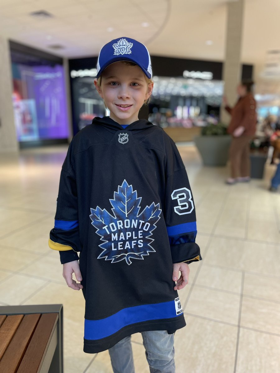Kalyk99's tweet photo. Ben is pumped for his first NHL game tonight in Calgary! #goleafsgo @MapleLeafs @AM34 @Marner93 https://t.co/8kBmzNiXWx