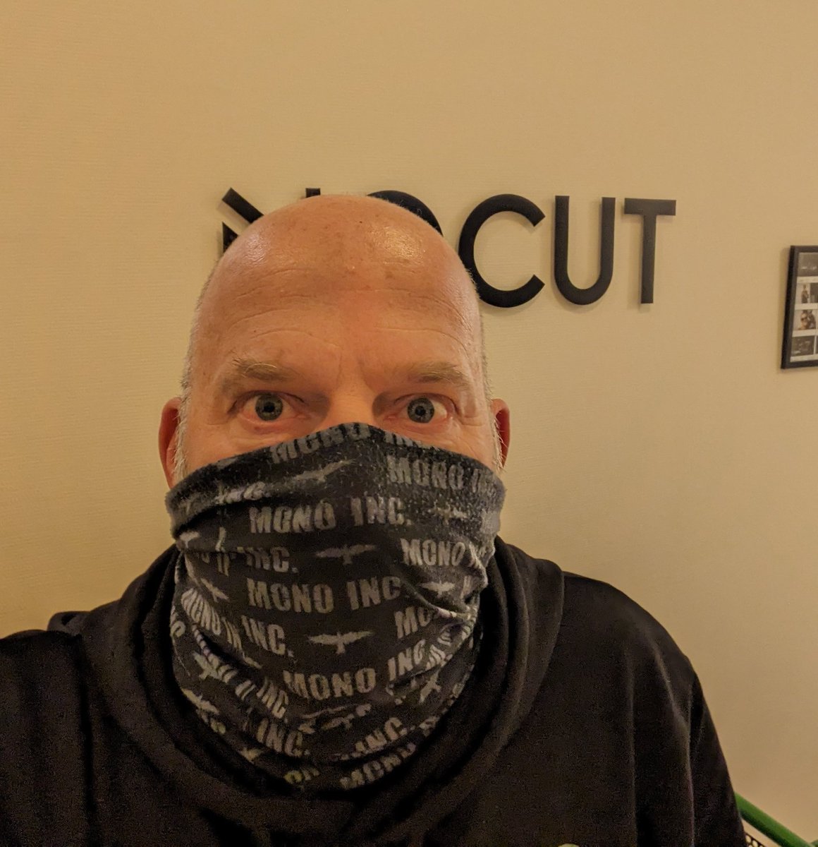 carl_fornia's tweet photo. Kalt. Im. Norden. 🥶 #halstuch #monoinc https://t.co/qczwmImLMR