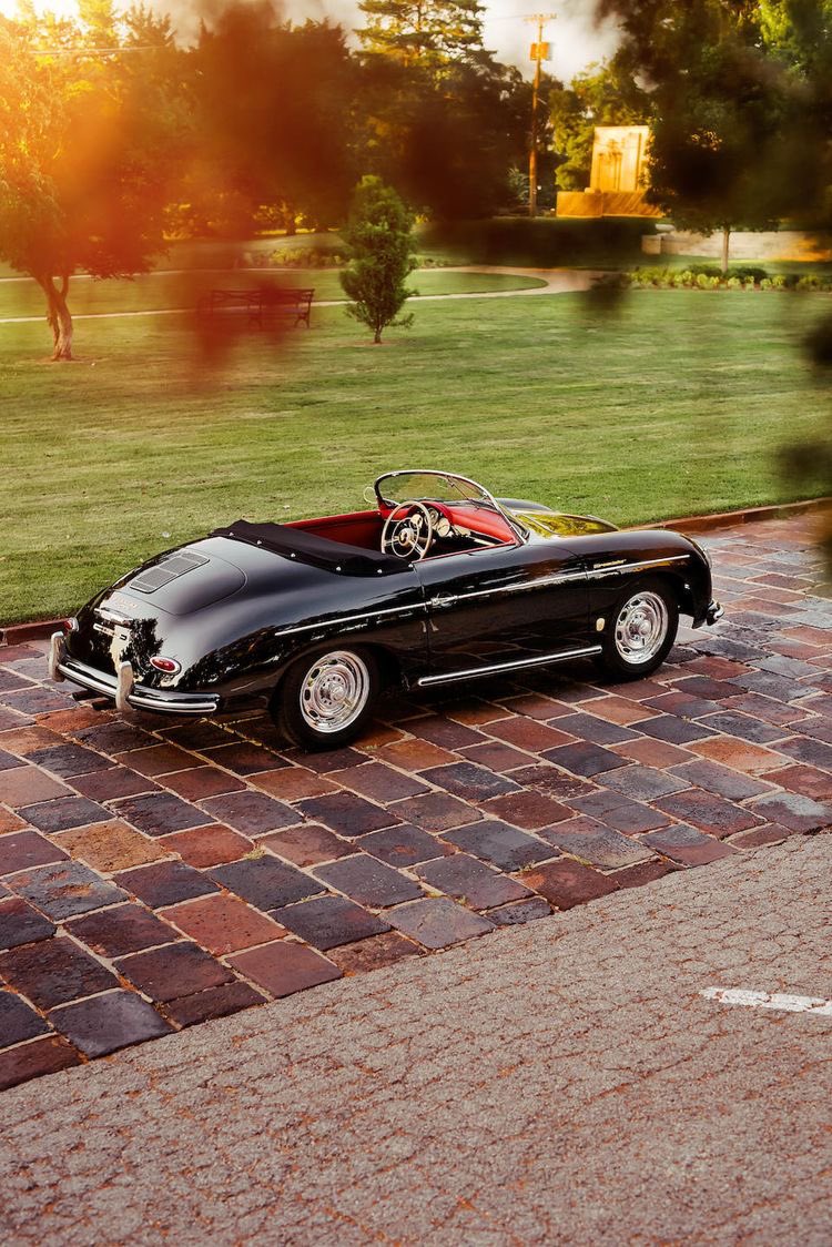 IconicWorldco's tweet photo. Bonhams : 1956 PORSCHE 356A
CARRERA GS SPEEDSTER

::::::::::::::
#singervehicledesign #singerreimagined #porsche #porsche911 #porschemoment #everythingisimportant #cars #supercars #luxurycars #exoticcars #classiccars #carsandcoffee #hypercars #vintagecars #carspotter https://t.co/GvXlaCYrL3